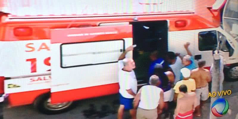 Imagem Homem tem pernas esmagadas por um ônibus em Paripe