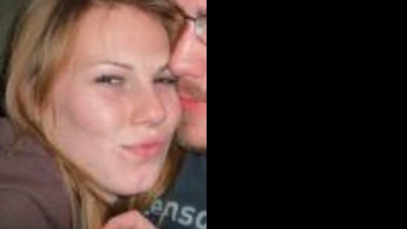 Imagem Mulher assalta loja para ficar com namorado na prisão