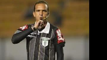 Imagem Juiz do quadro especial comanda Cruziero X Bahia