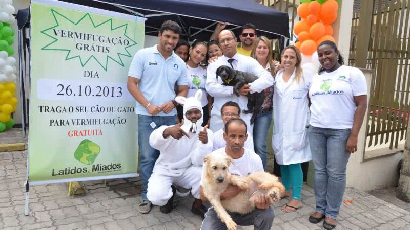 Imagem Vermifugação gratuita de cães e gatos conscientiza a população
