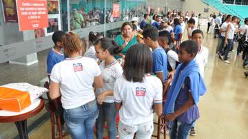 Imagem Arena Fonte Nova troca torcedores por estudantes em dia de festa