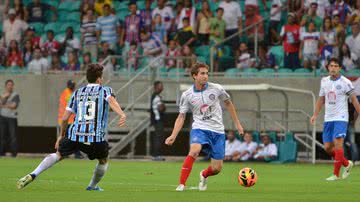 Imagem Bahia e Grêmio promovem duelo de tricolores em Porto Alegre