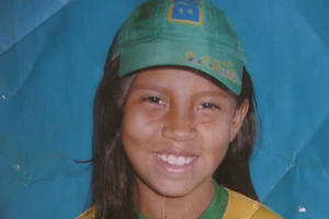 Imagem Adolescentes matam amiga de 13 anos a pedradas e quase são linchadas