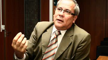 Roberto Viana