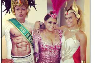 Imagem Carolina Dieckmann se fantasia de She-Ra em Carnaval