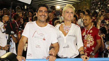 Imagem Xuxa cai na folia com seu namorado Junno Andrade
