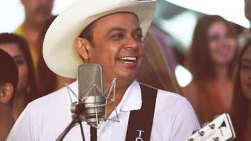 Imagem Frank Aguiar participa do bloco Ara Ketu na terça (12)