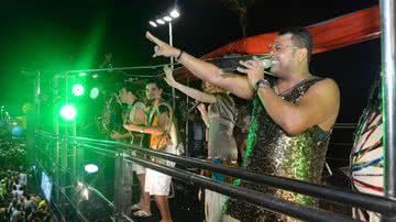 Imagem Banda Filhos de Jorge baixa a corda na quinta-feira de Carnaval