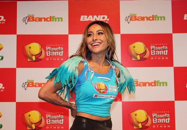 Imagem Sabrina Sato aproveita o Carnaval no camarote do Planeta Othon