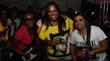 Imagem Banda Samba Maria faz a festa dos foliões durante o Carnaval