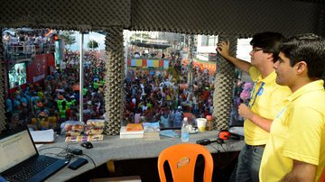 Imagem ACM Neto acompanha desarme de blocos na Castro Alves