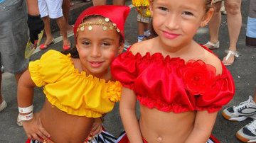 Imagem  Carla Perez puxa bloco mirim no Campo Grande