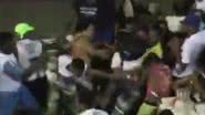 Imagem Vídeo: o bicho pegou! Valentões se esmurram na Barra em passagem do Harmonia