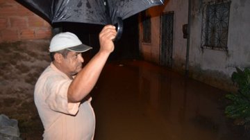 Imagem Vítimas da chuva: 40 famílias ficam desabrigadas em Valéria
