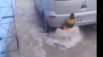 Imagem Enxurrada na Lapinha: Toda vez que chove ficamos ilhados. Veja imagens