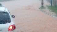 Imagem   Caos: em menos de uma hora, chuva forte deixa Salvador debaixo d'água