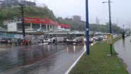 Imagem Mesmo na chuva, manifestantes fecham a Bonocô