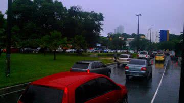 Imagem Vídeos: leitores do Bocão News flagram estrago da chuva em Salvador