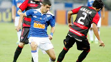 Imagem Com o G-4 mais próximo, Vitória encara "campeão" do Brasileiro