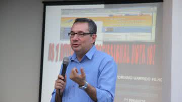 Imagem Professor Garrido dá "Aulão" aberto no Teatro Uneb nesta quarta