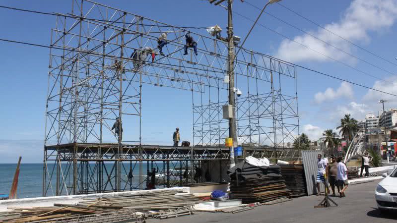 Imagem Poste "divide" palco do Festival da Primavera no Rio Vermelho
