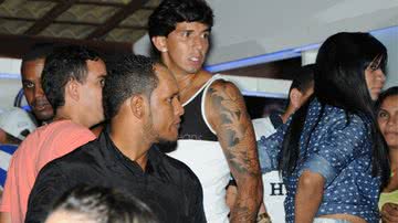 Imagem Novela: Victor Ramos vai à lançamento de clipe que Nicole Bahls participou