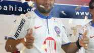 Imagem Com pompas de ídolo, Maxi Biancucchi veste a 7 do Bahia