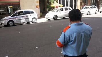 Imagem Baixaria no Comércio: advogada e agente da Transalvador se desentendem na rua