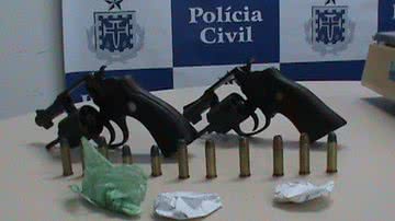 Imagem Traficantes armados são presos em Aratu