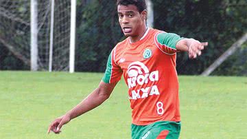 Imagem Bahia confirma contratação de Diego Felipe