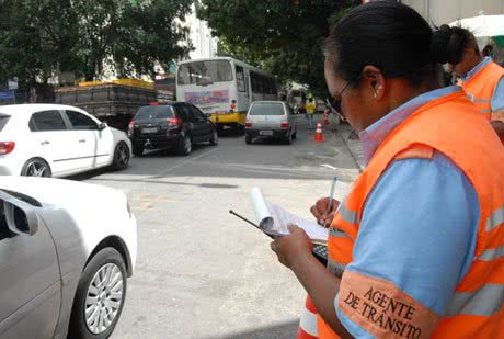 Imagem Prefeitura libera estacionamento nos dois lados na Av. Sete