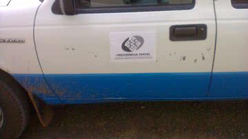 Imagem Denúncia: carro do INSS de St. Antônio de Jesus é usado como carreto de mudança