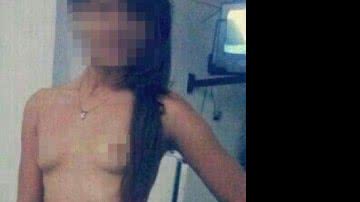 Imagem Jovem se masturba com frasco de desodorante e imagem cai na rede
