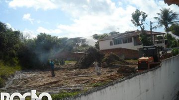 Imagem Após denúncia do Bocão News, obra em duna da Lagoa do Abaeté é demolida