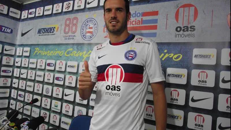 Imagem Após renovar com Lucas, Bahia não deve buscar zagueiros para início de 2014