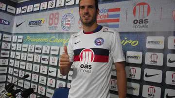 Imagem Após renovar com Lucas, Bahia não deve buscar zagueiros para início de 2014