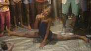Imagem Vacilou: funkeiro baiano canta música sexualizada na frente de crianças 