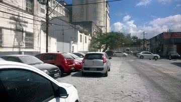 Imagem Moinho “em erupção” suja carros no Comércio