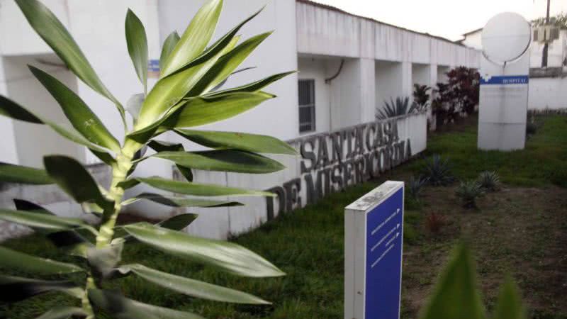 Imagem Cruz: Santa Casa está entregue às moscas, prefeito tira o corpo e aponta culpado