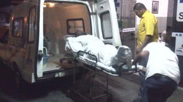 Imagem Mototaxista leva facada pelas costas em Valente