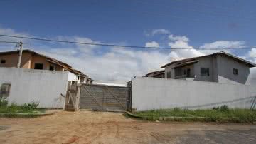 Imagem Stella Maris: villages são construídos em área de proteção ambiental