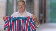 Imagem Presente Tricolor: Lídice exibe vídeo de Campos após receber camisa do Bahia