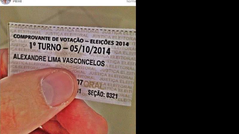 Imagem Pose nas redes: famosos baianos postam fotos neste domingo de eleições