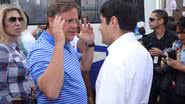 Imagem Prefeito ACM Neto aguarda Paulo Souto voltar com RG em porta de escola