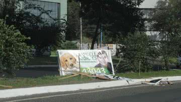 Imagem Candidatos descumprem lei e placas continuam espalhadas nas ruas