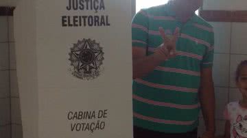 Imagem Por conta de recolhimento domiciliar, Prisco consegue liminar e realiza voto