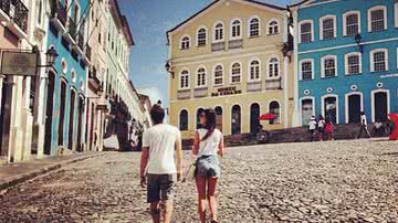 Imagem Thaila Ayala e Paulo Vilhena curtem o feriado na Bahia