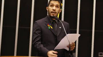 Imagem Sheik recebe apoio de Jean Wyllys, que pede ‘beijaço’ coletivo no Corinthians