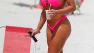 Imagem Fotos: Nicole Bahls exibe curvas em praia do Rio de Janeiro