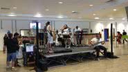 Imagem Bandas animam torcedores em setor vip da Arena